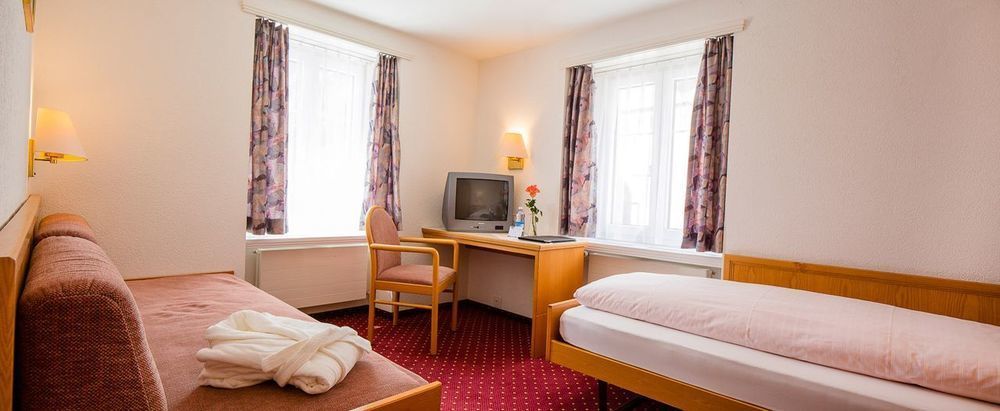 Hotel Heilquelle-Leukerbad-Therme Bagian luar foto